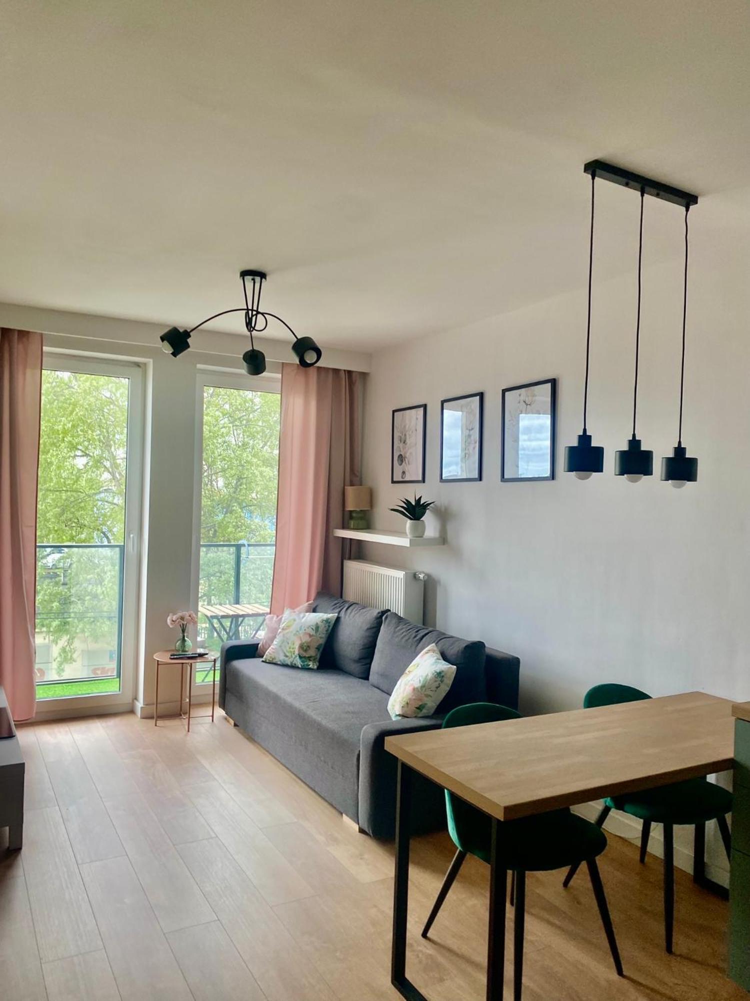 Airport Green Apartment Kl21 - Air Condition & Free Parking Varşovia Exterior foto